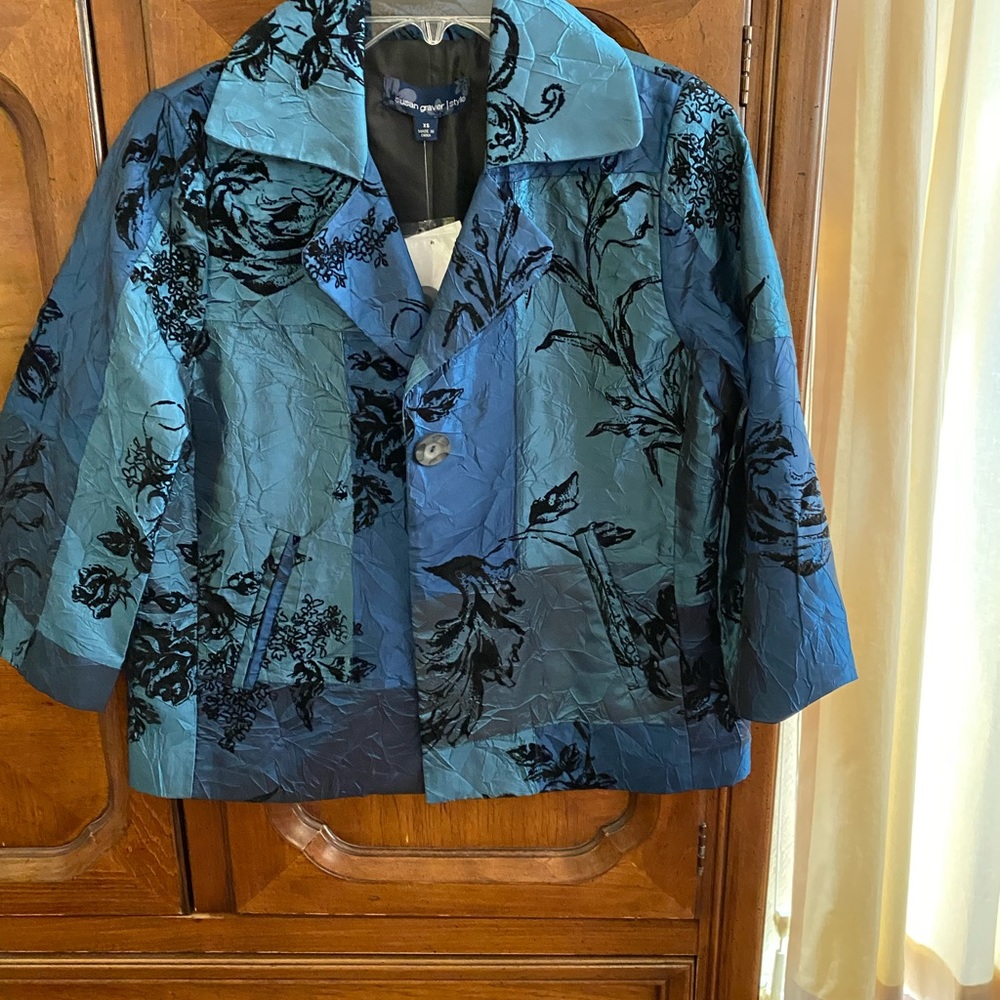 Jacket Susan Graver.  Metallic Blue and soft black design.